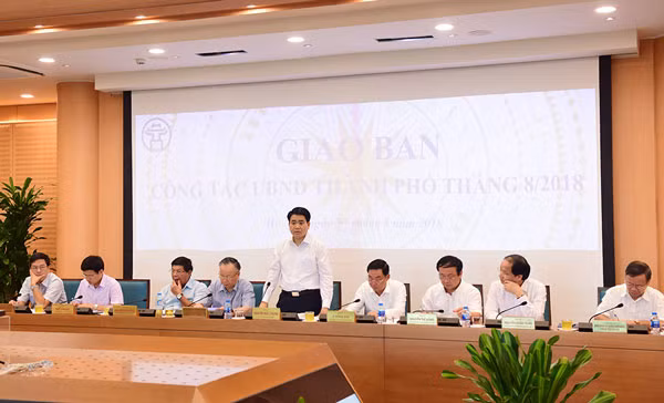 Chủ tịch Hà Nội Nguyễn Đức Chung chủ trì họp sáng 27-8 Chủ tịch Hà Nội Nguyễn Đức Chung chủ trì họp sáng 27-8