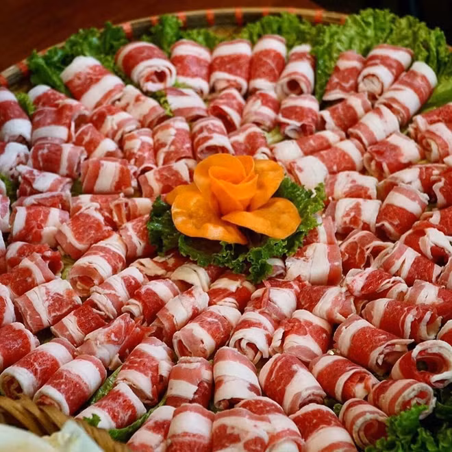 1 kg ba chỉ Mỹ bày mẹt như ảnh được bán 220.000 đồng