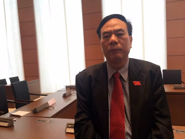Đại biểu Bùi Đức Thụ.