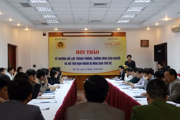 Quang cảnh Hội thảo về những nỗ lực phòng, chống mua bán người và hỗ trợ nạn nhân bị mua bán trở về.