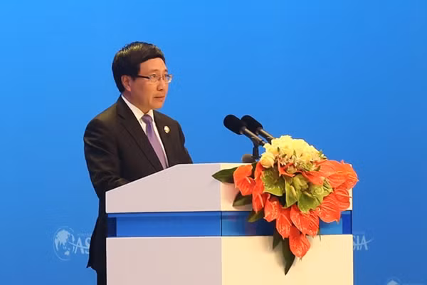 Phó Thủ tướng Phạm Bình Minh phát biểu tại hội nghị.