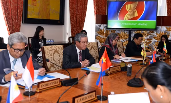 Phiên họp thường kỳ của Uỷ ban ASEAN tại Washington diễn ra hôm 23-3 dưới sự điều hành của Đại sứ Việt Nam tại Mỹ Phạm Quang Vinh.