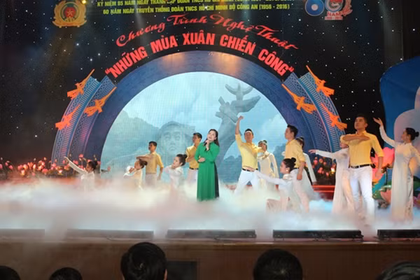 Một số tiết mục biểu diễn nghệ thuật tại chương trình.