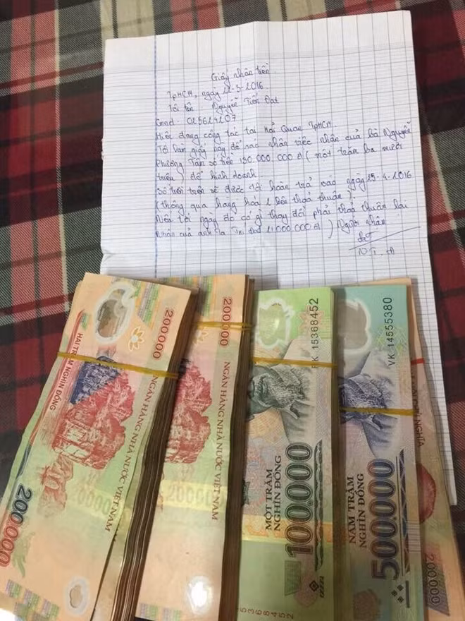 Số tiền tang vật mà Đạt nhận từ chị T