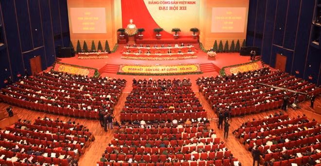 Việc tổ chức học tập, quán triệt, tuyên truyền, triển khai thực hiện Nghị quyết Đại hội XII của Đảng là một nhiệm vụ trọng tâm trong năm 2016.