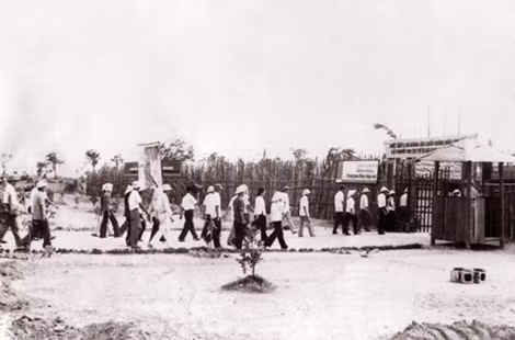 Trong những năm gian khó, dẫu tường rào trại giam chỉ là tre nứa, song trại giam thủ đức vẫn luôn là một trường thành vững chắc.