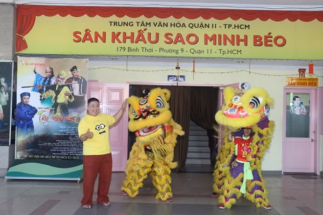 Minh Béo trong ngày đầu khai xuân sân khấu Sao Minh Béo.
