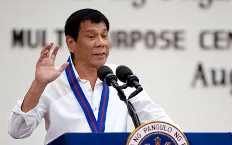 Tổng thống Philippines Rodrigo Duterte phát biểu tại lễ kỷ niệm 115 năm ngành cảnh sát tại trụ sở Cảnh sát Quốc gia ở Manila.