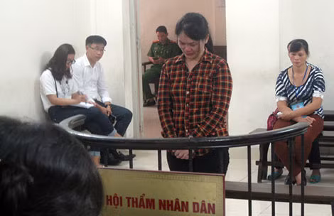 Bị cáo Nguyễn Thị Sự tại tòa.