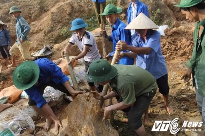 Nhiều đoạn kênh mương, thuỷ lợi nội đồng được nạo vét, khơi thông.