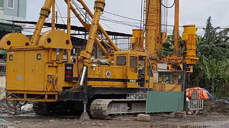 Khoan thăm dò địa chất để làm cống thoát nước. Khoan thăm dò địa chất để làm cống thoát nước.