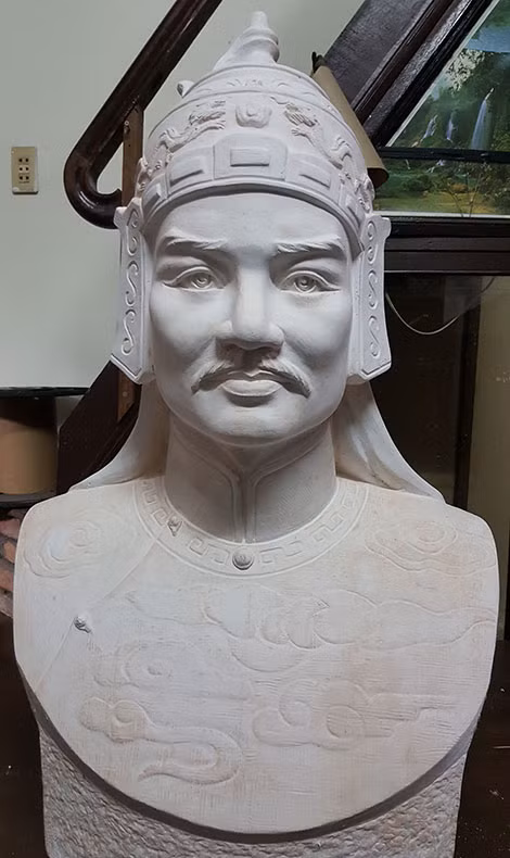 Tượng Hoàng đế Quang Trung.