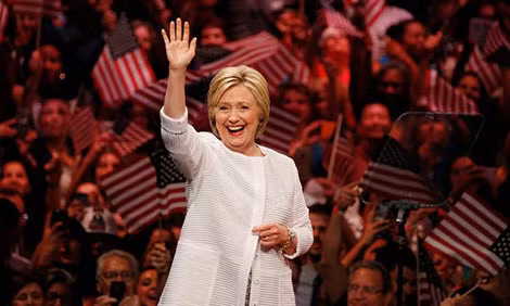 Bà Hillary Clinton mừng chiến thắng sau “siêu thứ Ba” ngày 7-6.