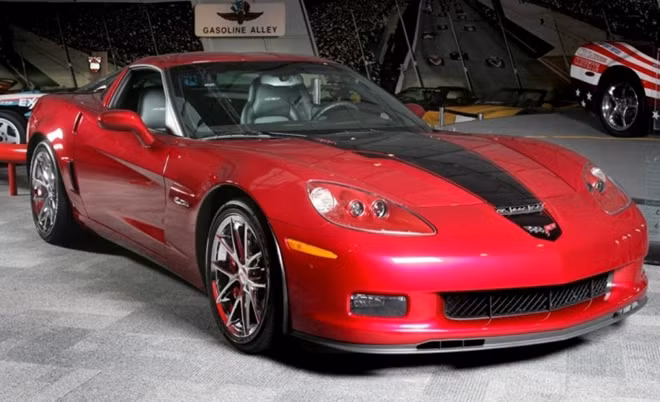 5. Chevrolet Corvette. Corvette là một mẫu xe cổ điển của Mỹ. Với mức giá 25.000 USD bạn sẽ tìm được một chiếc thuộc đời 2008...