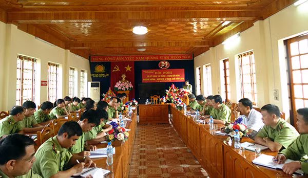 Lễ công bố quyết định bổ nhiệm Chi cục trưởng Chi cục kiểm lâm Yên Bái.
