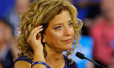 Chủ tịch DNC Debbie Wasserman Schultz. Chủ tịch DNC Debbie Wasserman Schultz.