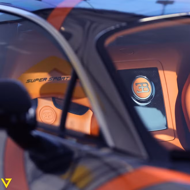 Được lắp đặt động cơ W16 8.0, vận tốc tối đa của chiếc Bugatti Veyron SuperSport lên tới 431,072 km/h.