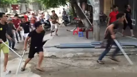 Hiện tượng các băng nhóm dùng hung khí thanh toán lẫn nhau đang gây bức xúc trong nhân dân.