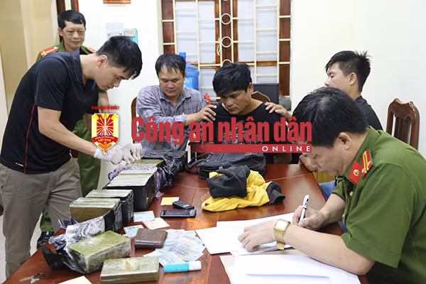 Đối tượng Hứa Văn Khén bị bắt giữ.