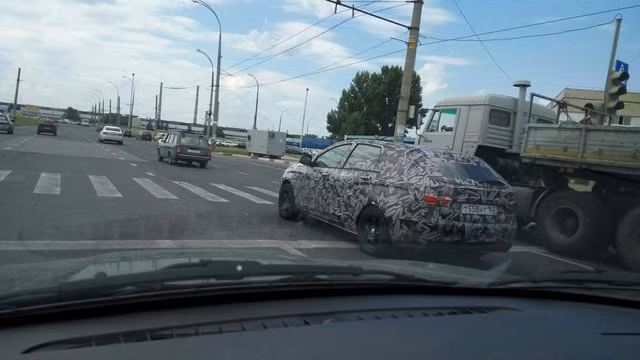 Lada Vesta Wagon đã bị bắt gặp khi chạy thử.