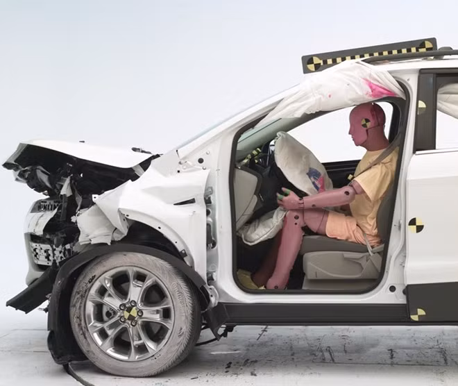 Ford Escape chỉ được Ủy ban An toàn Giao thông Quốc gia Mỹ đánh giá ở mức kém trong các cuộc thử nghiệm vào năm 2013.