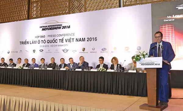 Họp báo công bố Triển lãm Ô tô Quốc tế Việt Nam lần thứ 2.