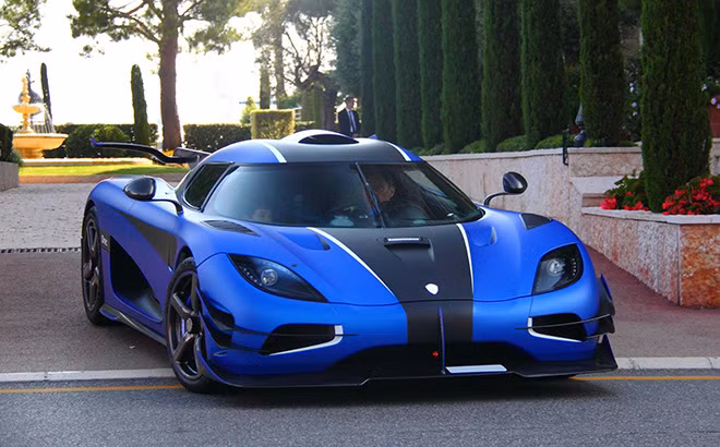 Chiếc siêu xe Koenigsegg One:1 còn lại tại Monaco.