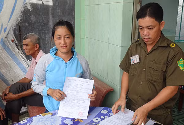Đối tượng Phụng nhận quyết định xử phạt hành chính. Đối tượng Phụng nhận quyết định xử phạt hành chính.