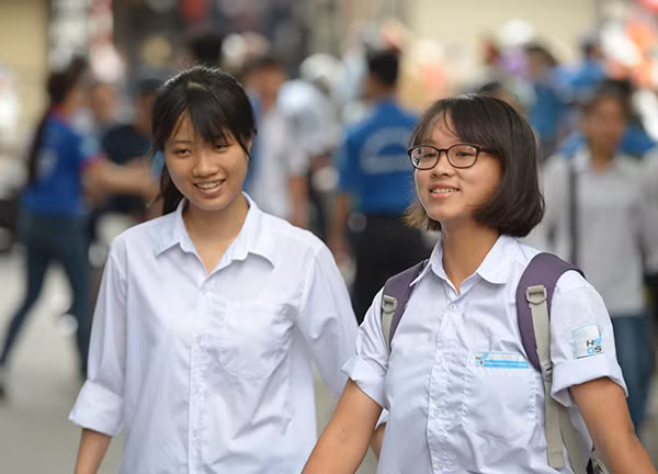 Điểm sàn xét tuyển đại học chính quy năm 2016 tất cả các khối đều ở mức 15 điểm.