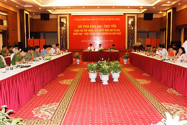 Hội thảo khoa học về giải quyết khiếu nại tố cáo.