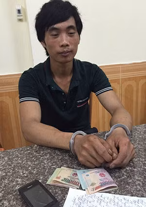 Đối tượng Tẩn Láo Lở.