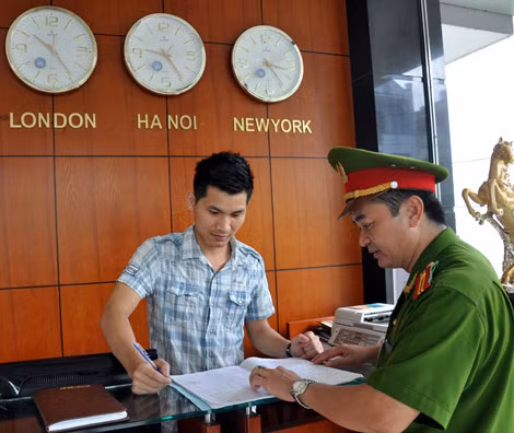 Công an TP Hạ Long kiểm tra các điểm lưu trú chuẩn bị dịp nghỉ lễ 30-4, 1-5.