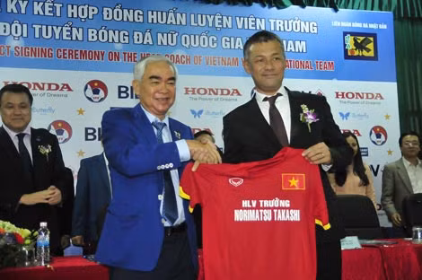 HLV trưởng ĐT nữ Norimatsu trong ngày nhậm chức.