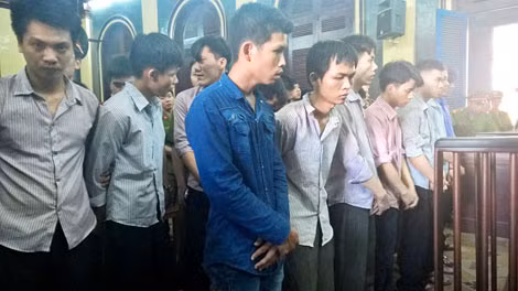 Các bị cáo trước giờ tuyên án .