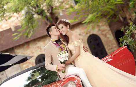 Ca sĩ Lâm Chi Khanh chụp ảnh cưới cùng diễn viên Minh Anh.