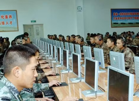 Các quân nhân Trung Quốc đang hoạt động trong lĩnh vực an ninh mạng.