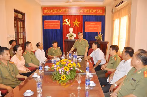 Đại tá Đỗ Xuân Ngọc, Phó Cục trưởng Cục TCCB phát biểu tại buổi gặp mặt.