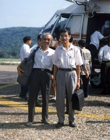 Nhạc sỹ Hoàng Hà và con trai - Nhạc sỹ Hoàng Lương tại Côn Đảo.