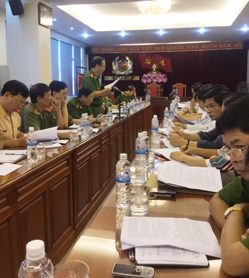 Toàn cảnh buổi làm việc của đoàn kiểm tra.