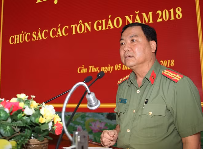 Đại tá Trần Ngọc Hạnh, Giám đốc Công an TP Cần Thơ, phát biểu tại buổi gặp mặt.