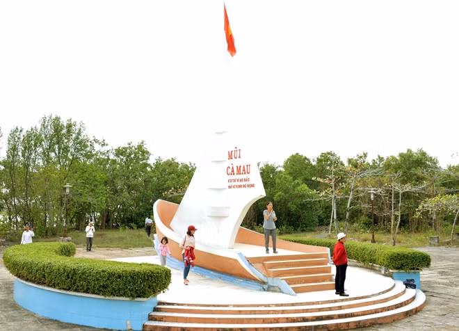 Mũi Cà Mau, một điểm du lịch hấp dẫn của tỉnh Cà Mau.