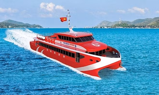 Tàu cao tốc Express Phú Quốc - Hà Tiên, đã cứu anh An và đưa vào bờ an toàn.