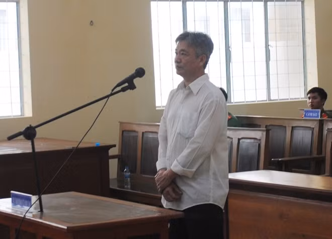Bị cáo Sơn trước tòa.