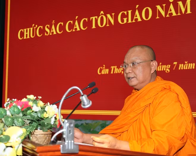 Đại diện một số tôn giáo trên địa bàn TP Cần Thơ, phát biểu tại buổi gặp mặt.
