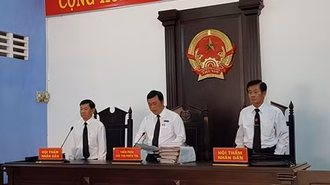Trả hồ sơ vụ 2 cán bộ QLTT Sóc Trăng lợi dụng chức vụ, quyền hạn khi thi hành công vụ