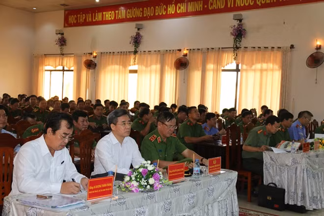 Toàn cảnh Hội nghị.