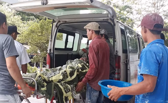 Anh Nhóc được chuyển đến Bệnh viện Vinmec Phú Quốc để điều trị.