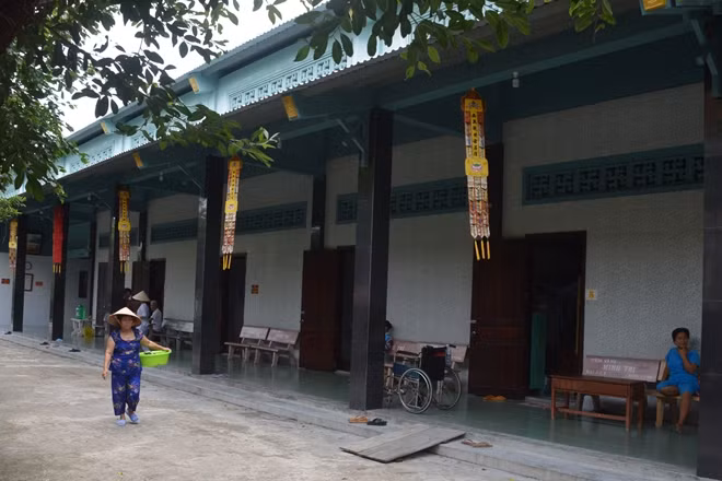 Chùa có nơi ở dành cho người già neo đơn không nơi nương tựa.