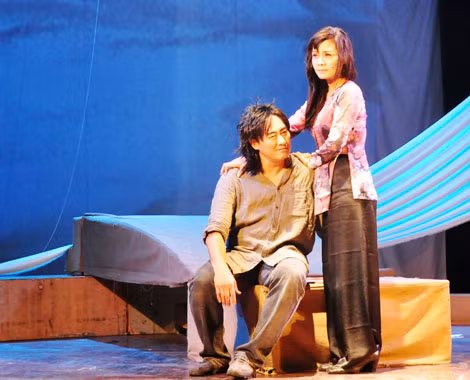 Họa sĩ Trí Đức vai Minh trong “Cát trắng như gạo”.
