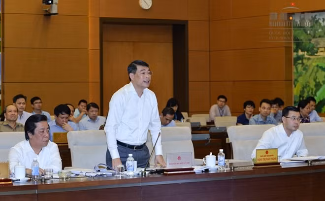 Thống đốc Ngân hàng Nhà nước Lê Minh Hưng giải trình về dự án luật trước Ủy ban Thường vụ Quốc hội